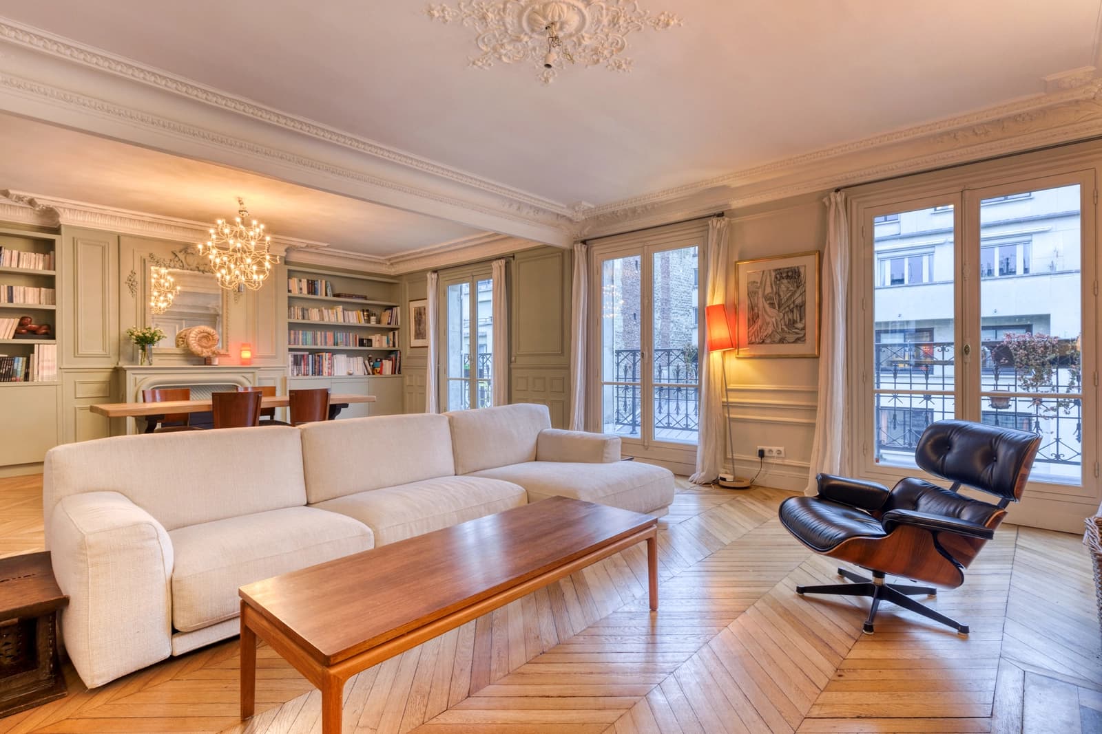 Space Contemporary Haussmanian apartment - 1