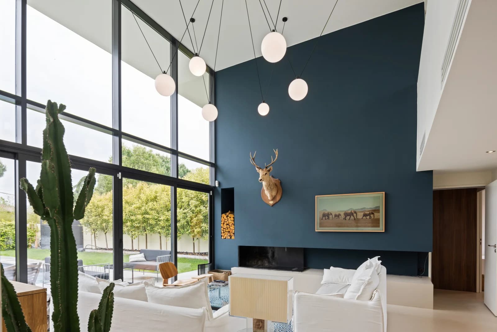 Salon dans Demeure signée par un architecte, un design affirmé - 1