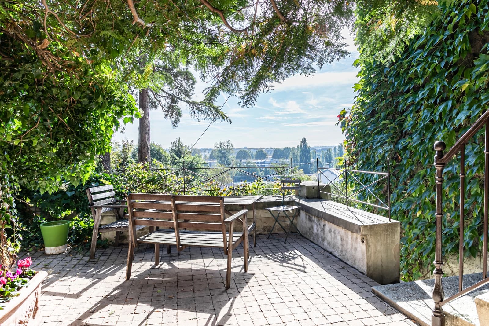 Space Atypical villa - panoramic view - near Paris - 3
