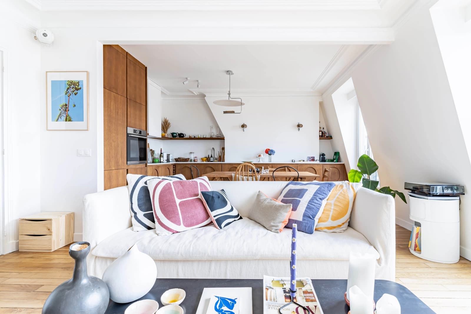 Living room in Beautiful apartment on the roofs of Paris - 1