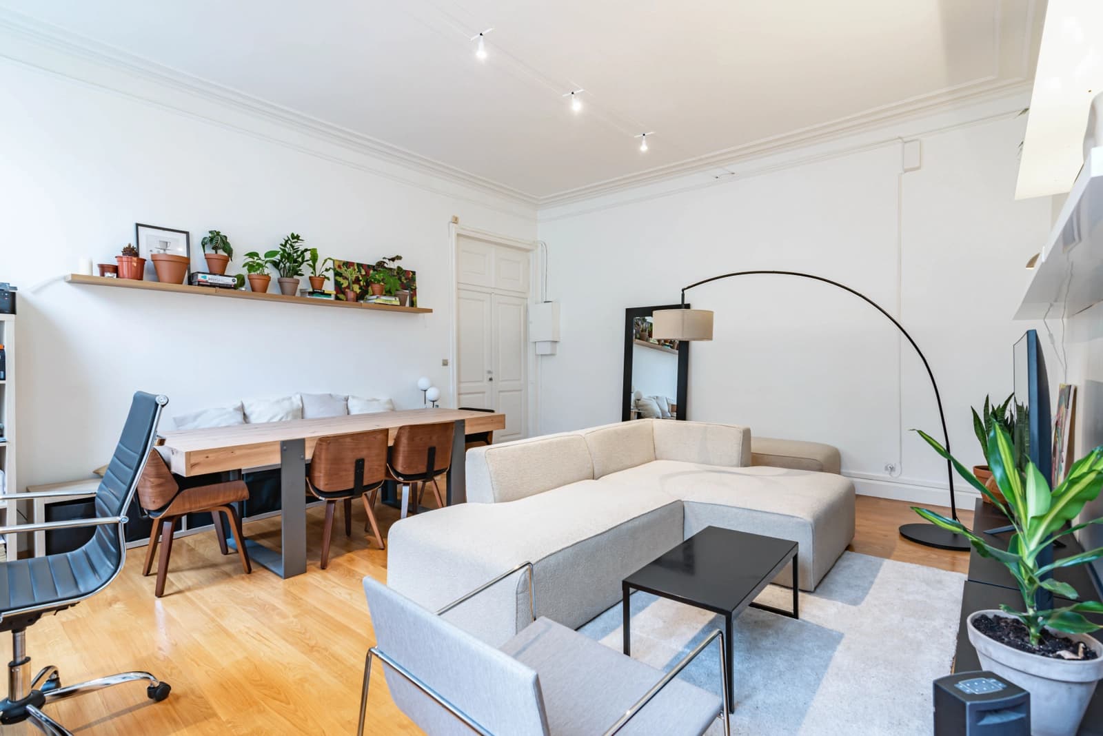 Salle de réunion dans Appartement au charme typiquement parisien - 1