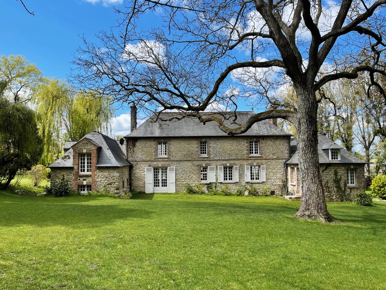 Espace Maison avec piscine, entourée d'une nature préservée - 2