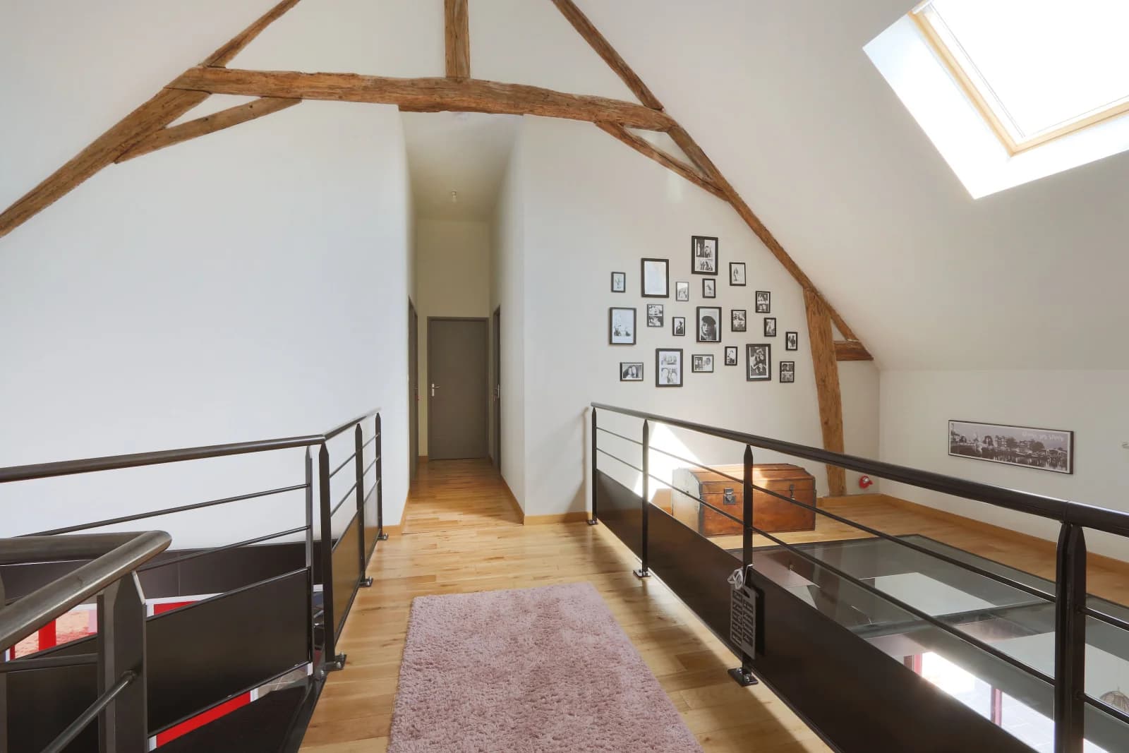 Bedroom in Quiet, light-filled studio loft with swimming pool - 1