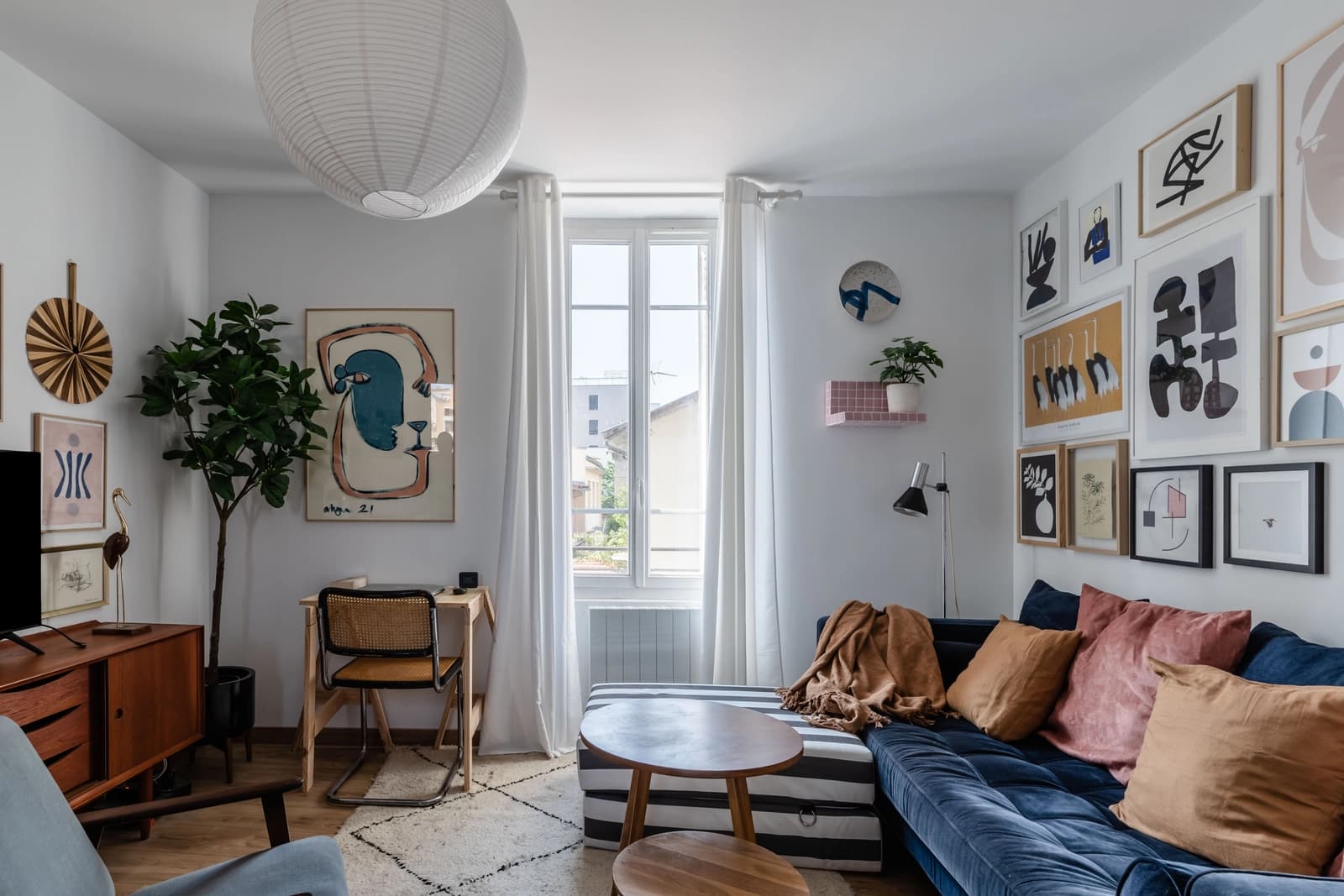 Salon dans Appartement Art/Boxe: un lieu de caractère sportif - 1