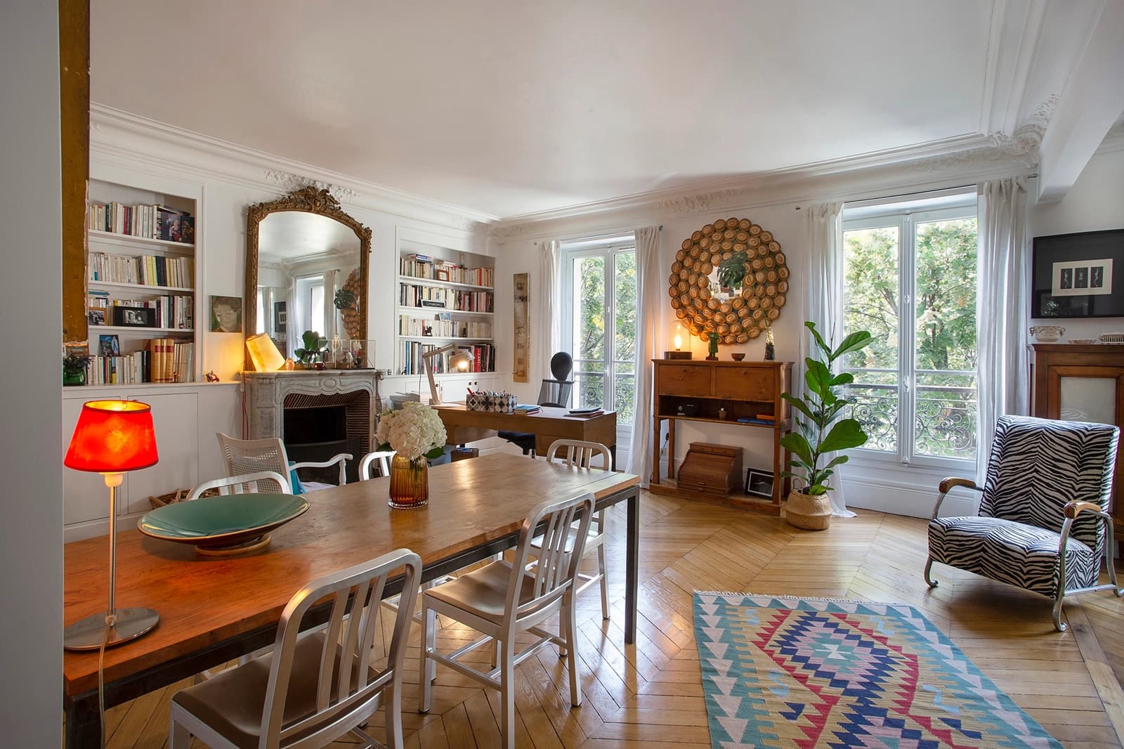 Salle de réunion dans Appartement parisien typique à la décoration bohème - 1
