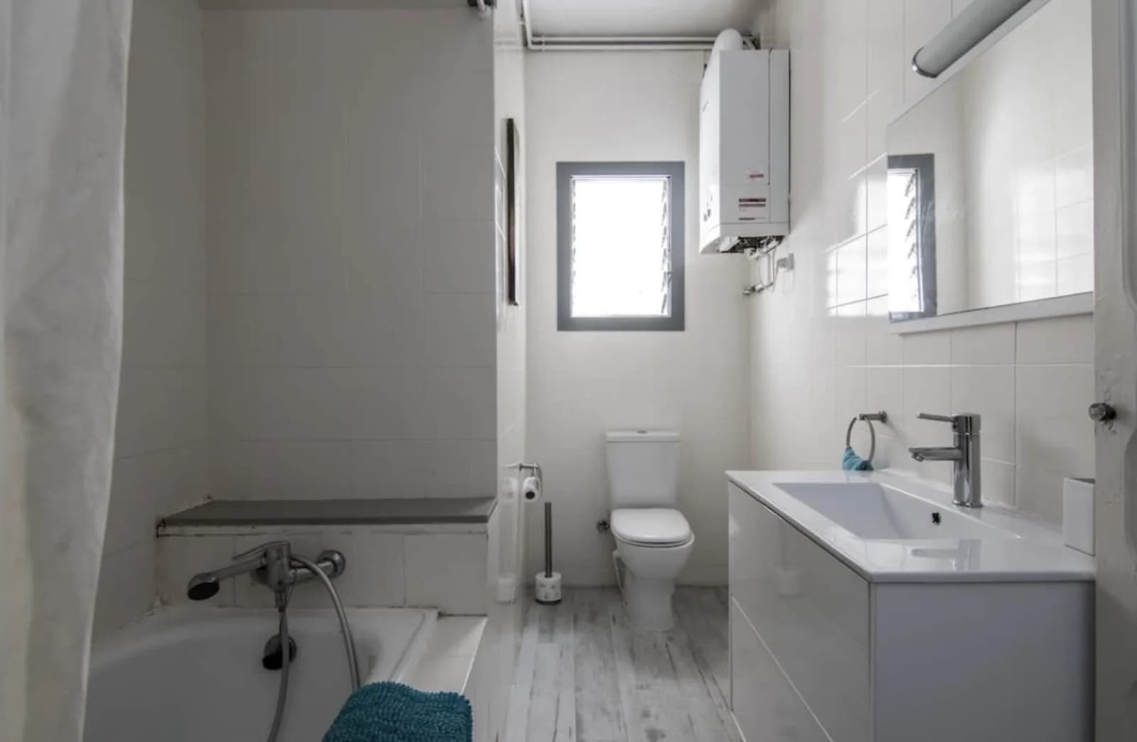 Bathroom in Spacious apartment with terrace in Barcelona - 1