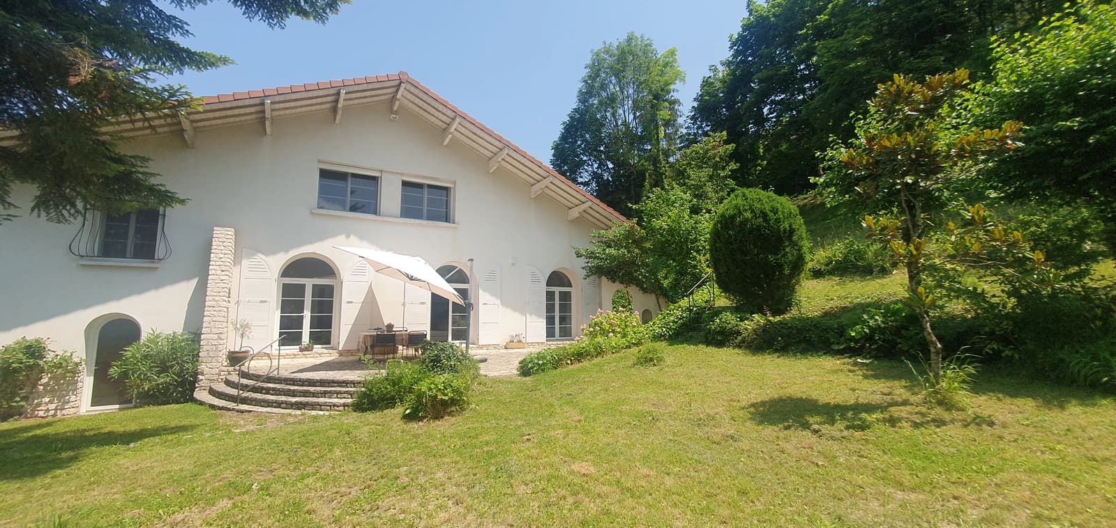 Espace Villa de village au style moderne - 4