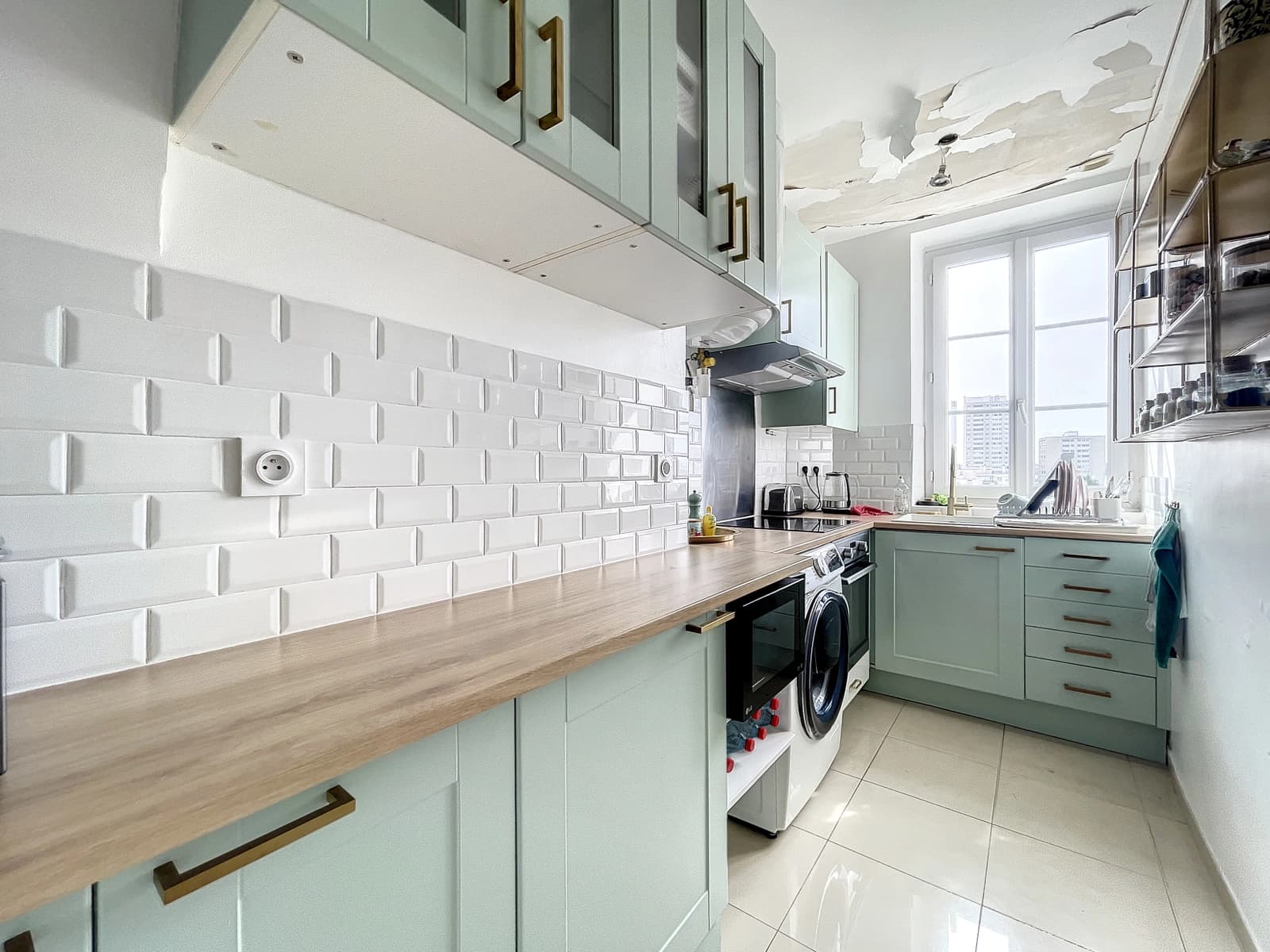 Space Bright, modern Haussmann apartment - 3