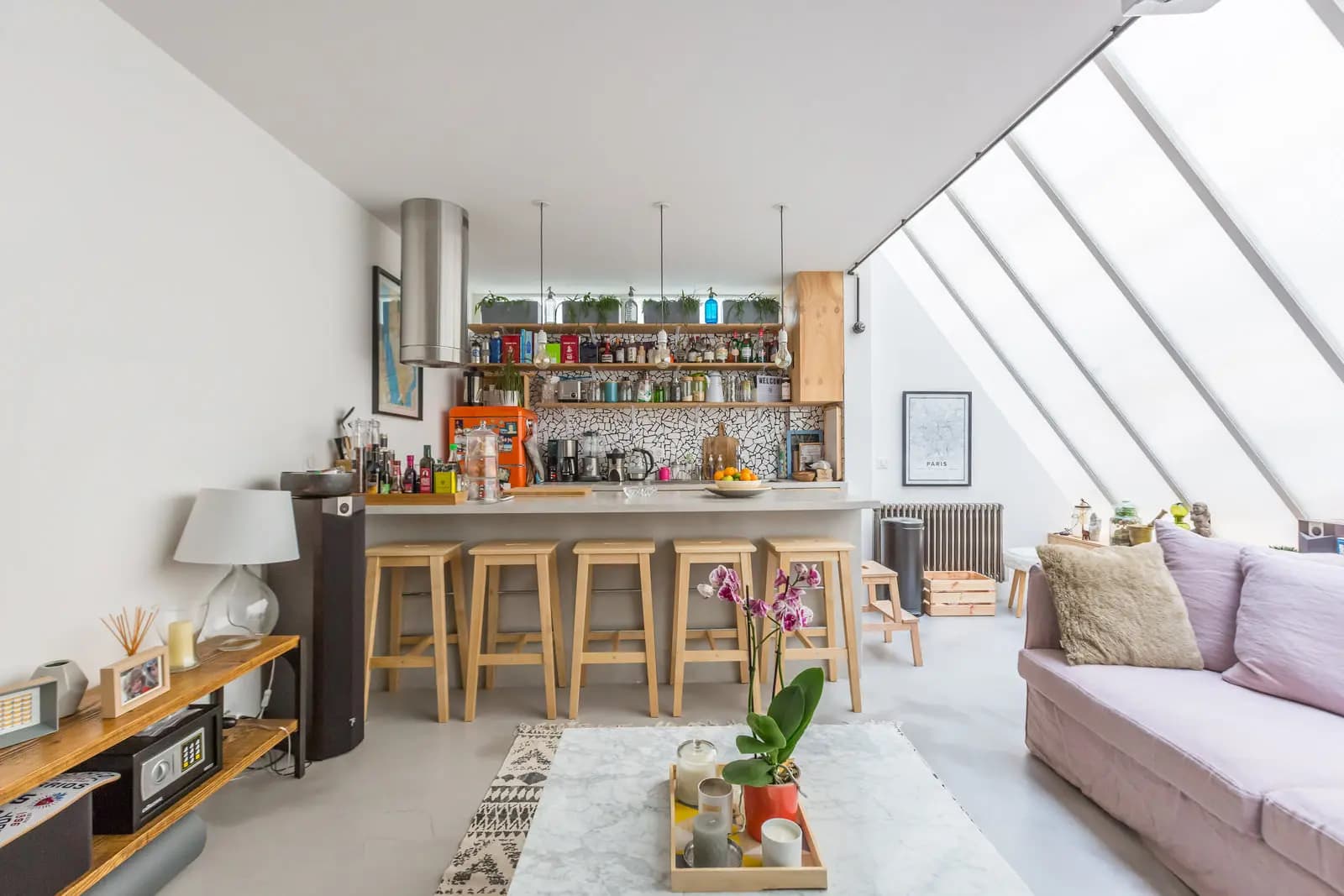Living room in Loft in the heart of Paris - 1
