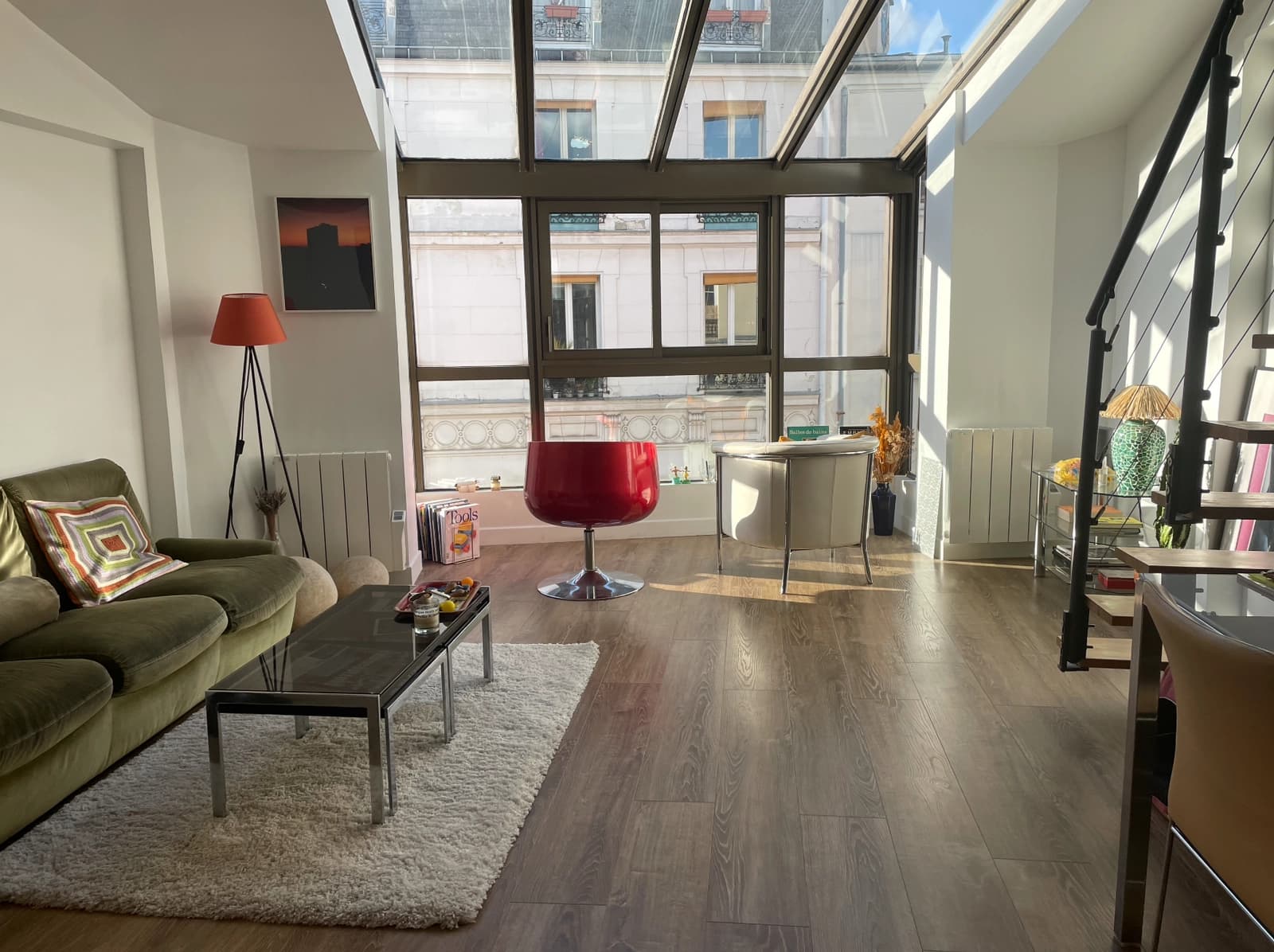 Duplex baigné de lumière avec verrière et terrasse