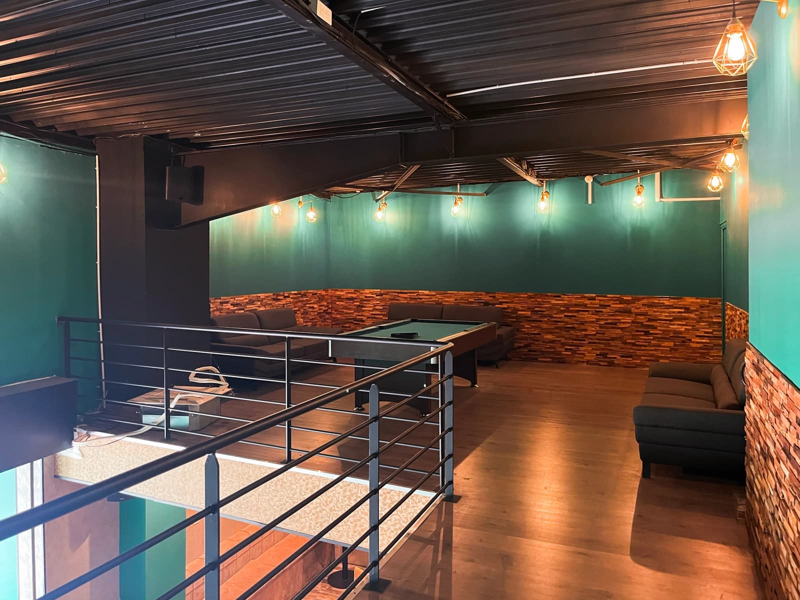 Salle de réunion dans Salle de billard à l'ambiance feutrée et élégante - 1