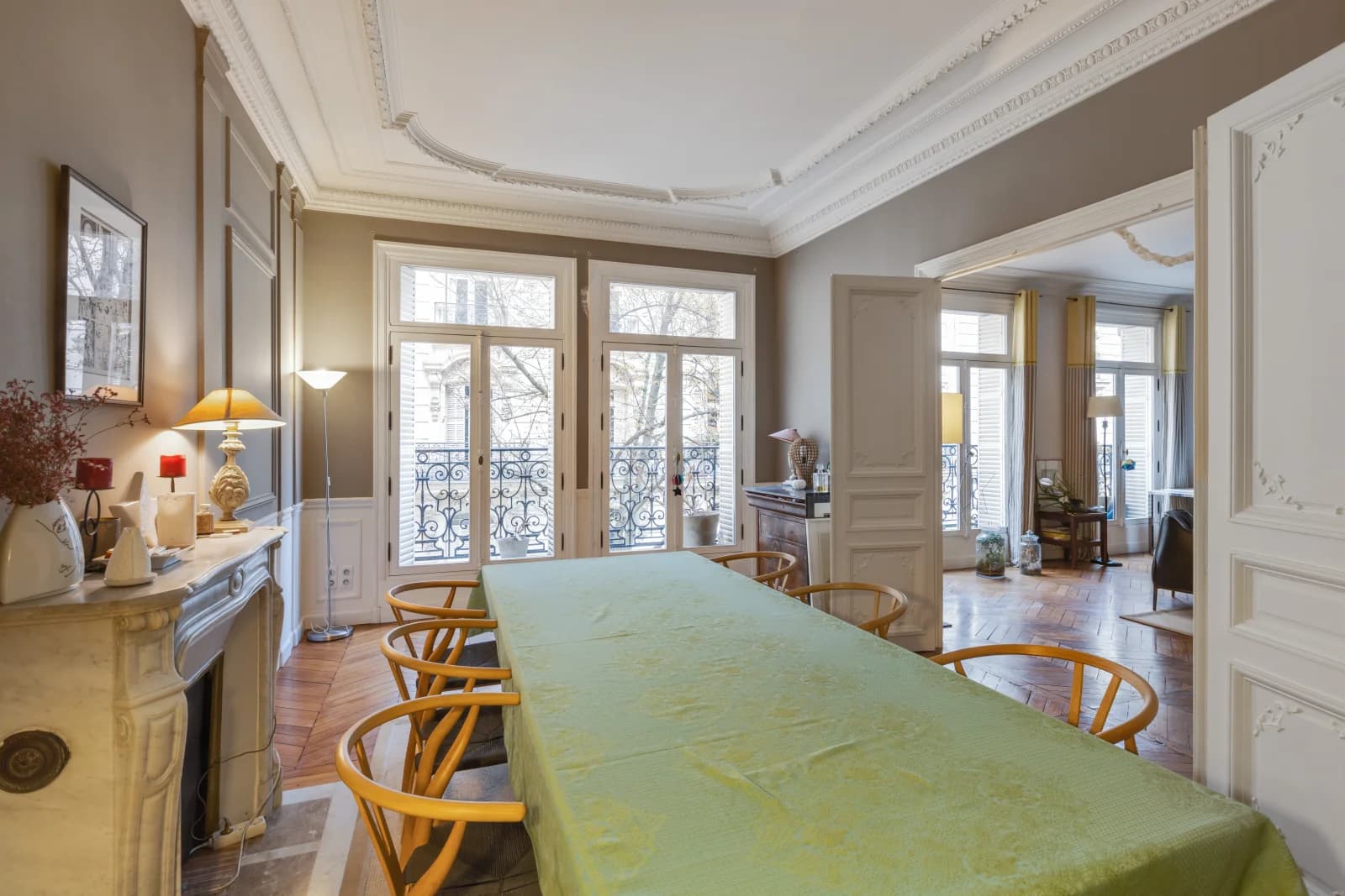 Salle de réunion dans Superbe appartement Haussmannien au coeur du 7ème - 1