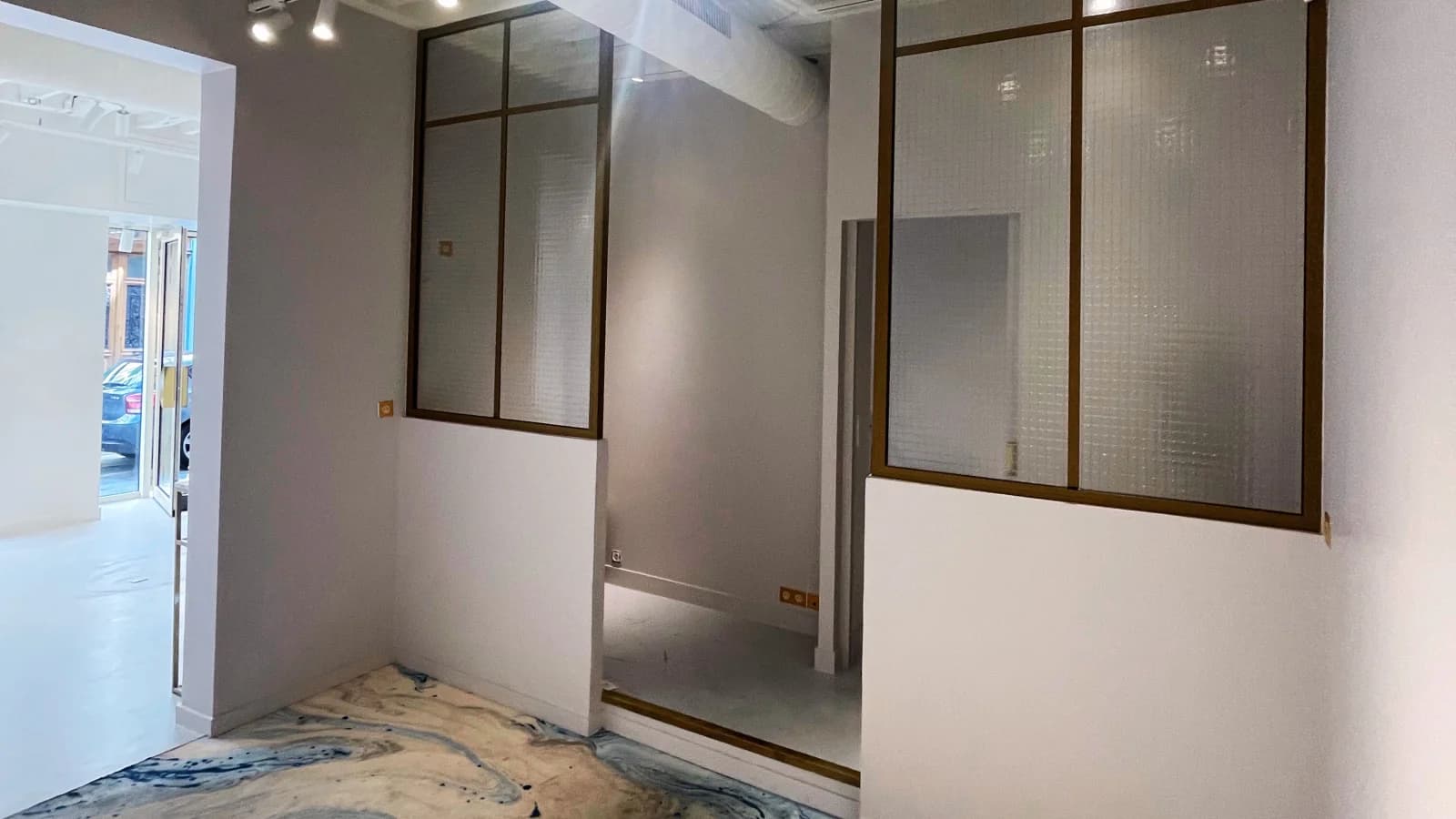 Space Charming Pop Up in the Marais - 4