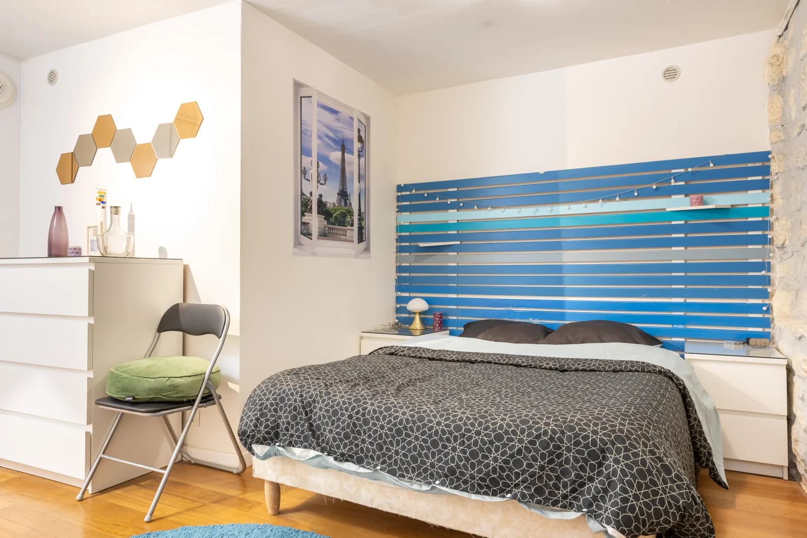 Bedroom in Industrial-style loft in a quiet location - 1