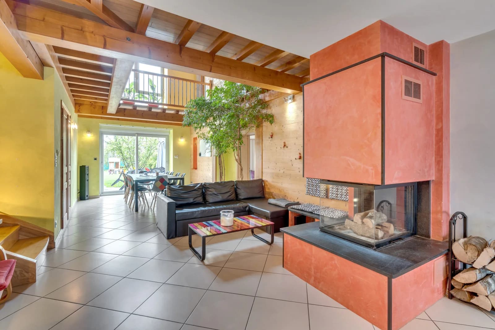 Living room in Large-volume house with several rooms - 1
