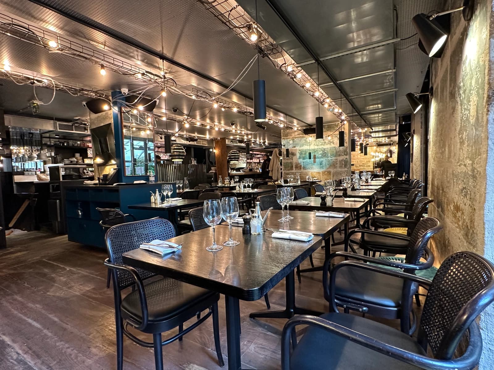 Salle de réunion dans St-Germain: cocon discret avec sa terrasse verdoyante - 1