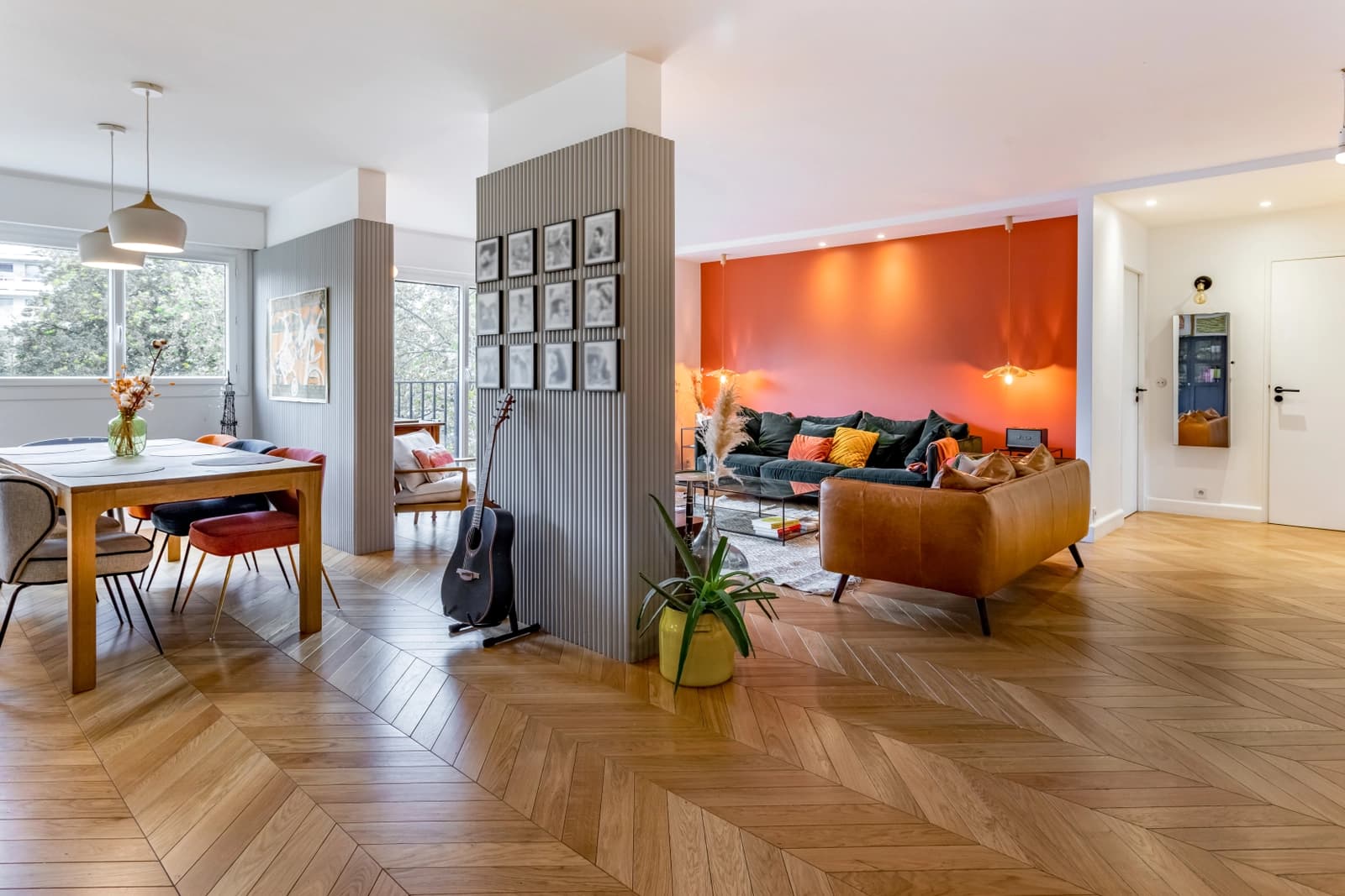 Salon dans Appartement avec une vaste et conviviale pièce de vie - 0