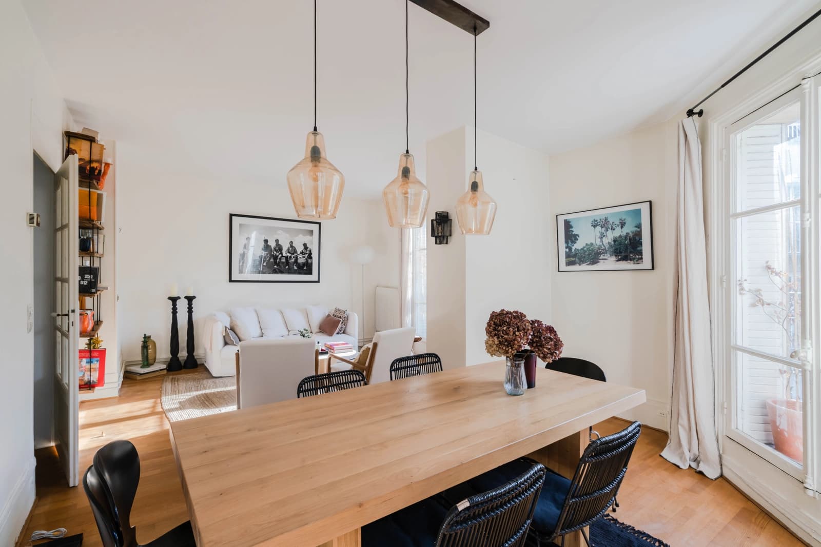 Meeting room in Light-filled designer apartment in Paris - 1