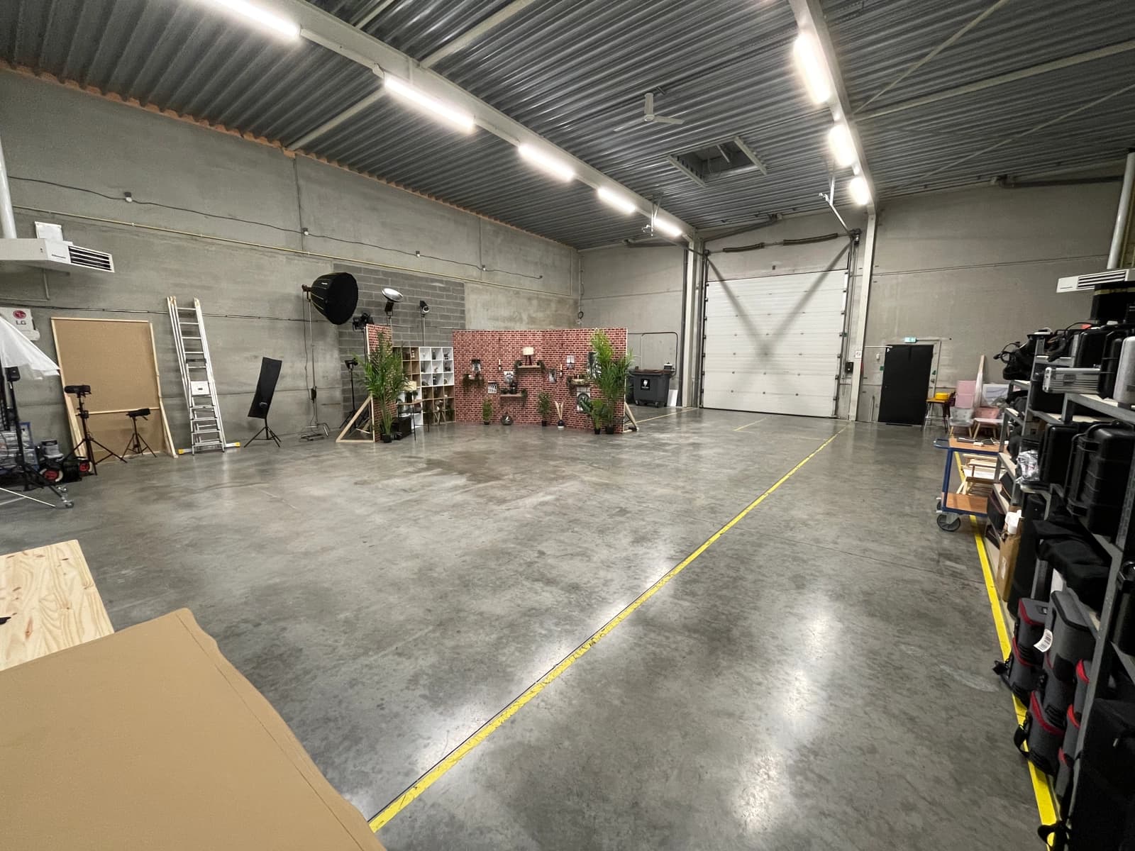 Space Shooting Studio Rental - 2