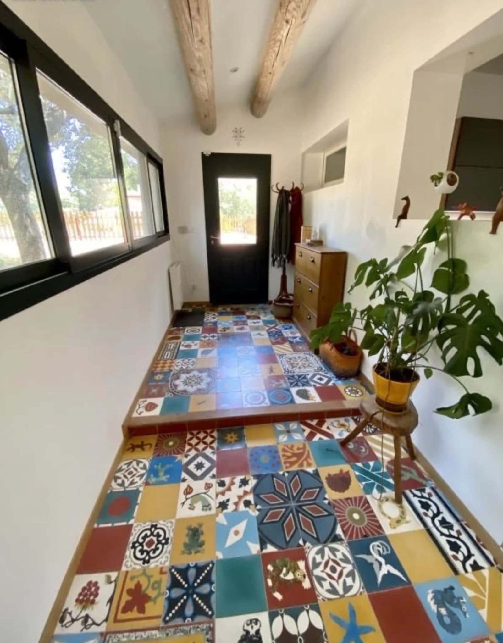 Salle de réunion dans Maison design à Pélissanne, une architecture unique - 1