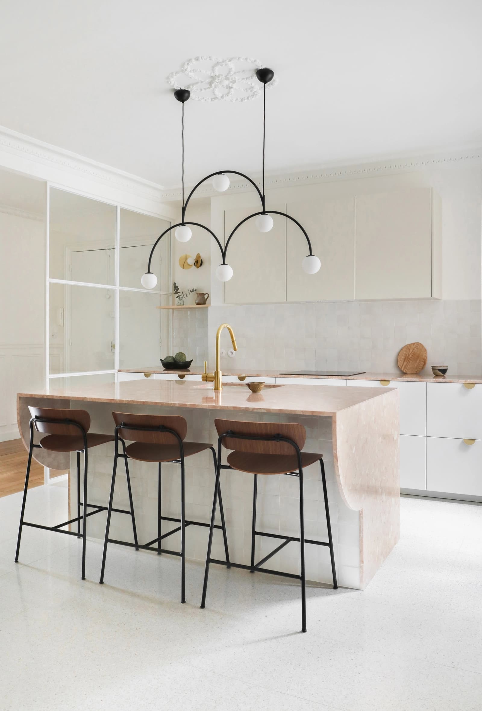 Meeting room in Parisian apartment, refined and poetic - 1