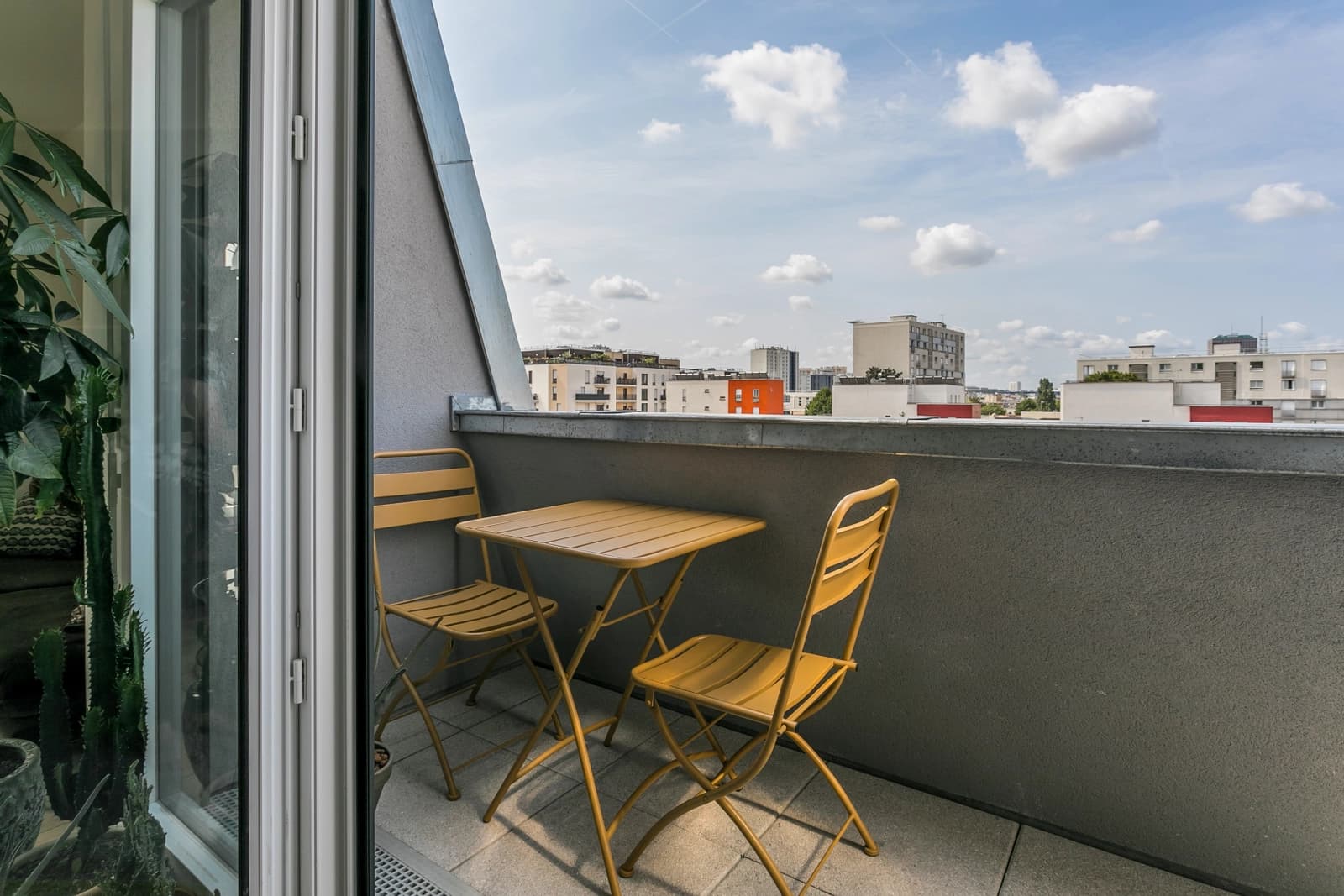 Salle de réunion dans Logement perché avec son toit-terrasse intimiste - 1