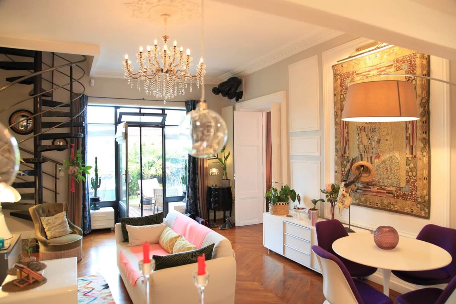 Living room in Pleasant manor house in the Monts d'Or region - 1