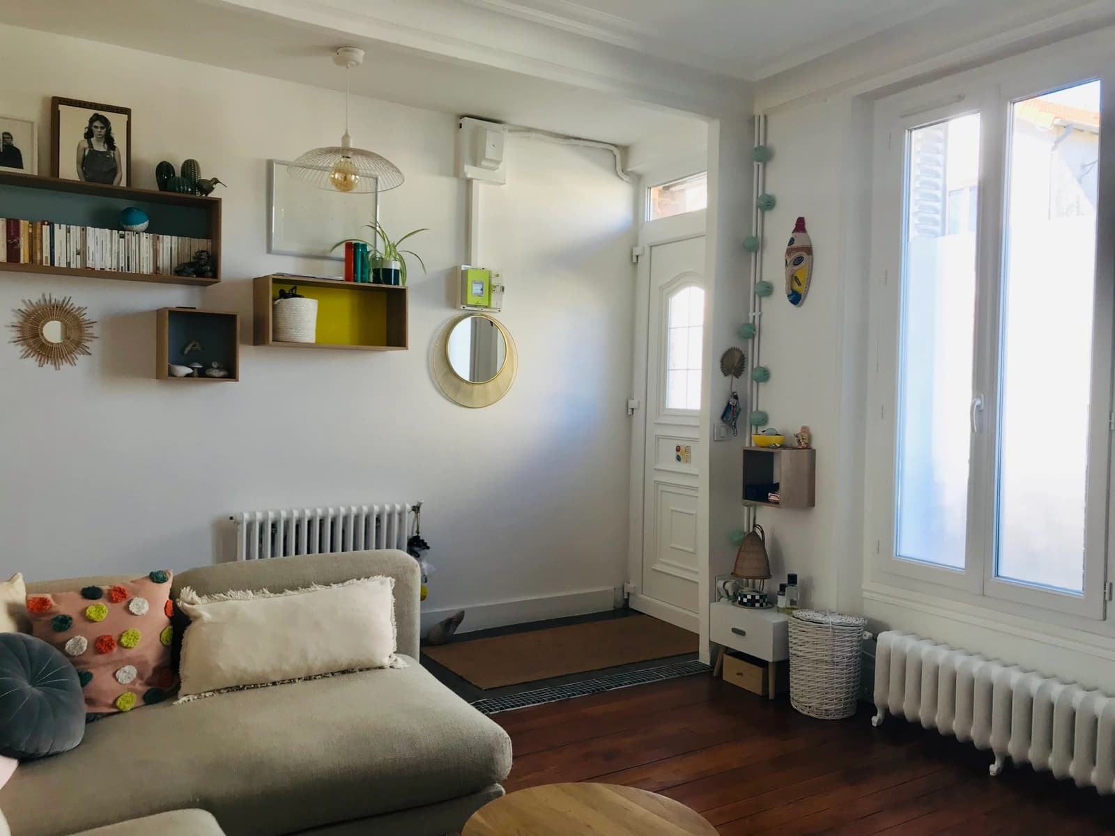 Salon dans Maison en meulière et son jardin verdoyant - 1