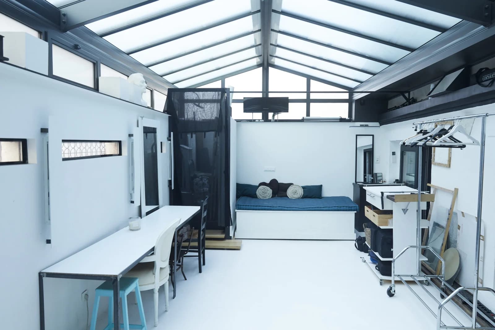 Space Covered terrace for daylight studio. - 1