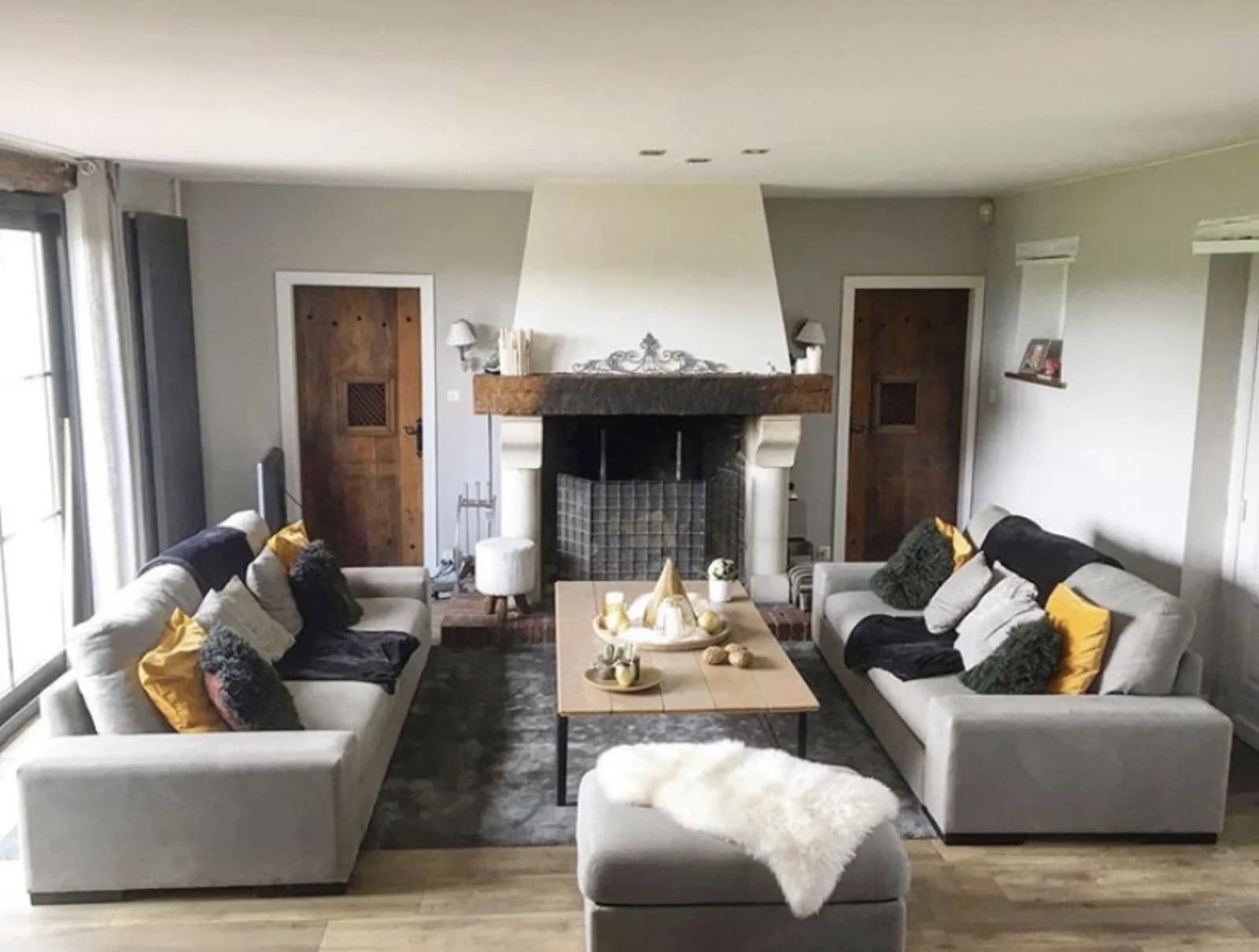 Renovated farmhouse with swimming pool