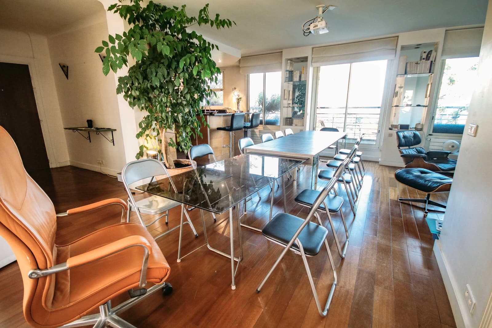 Meeting room in Large projection lounge, superb view of the Seine - 1