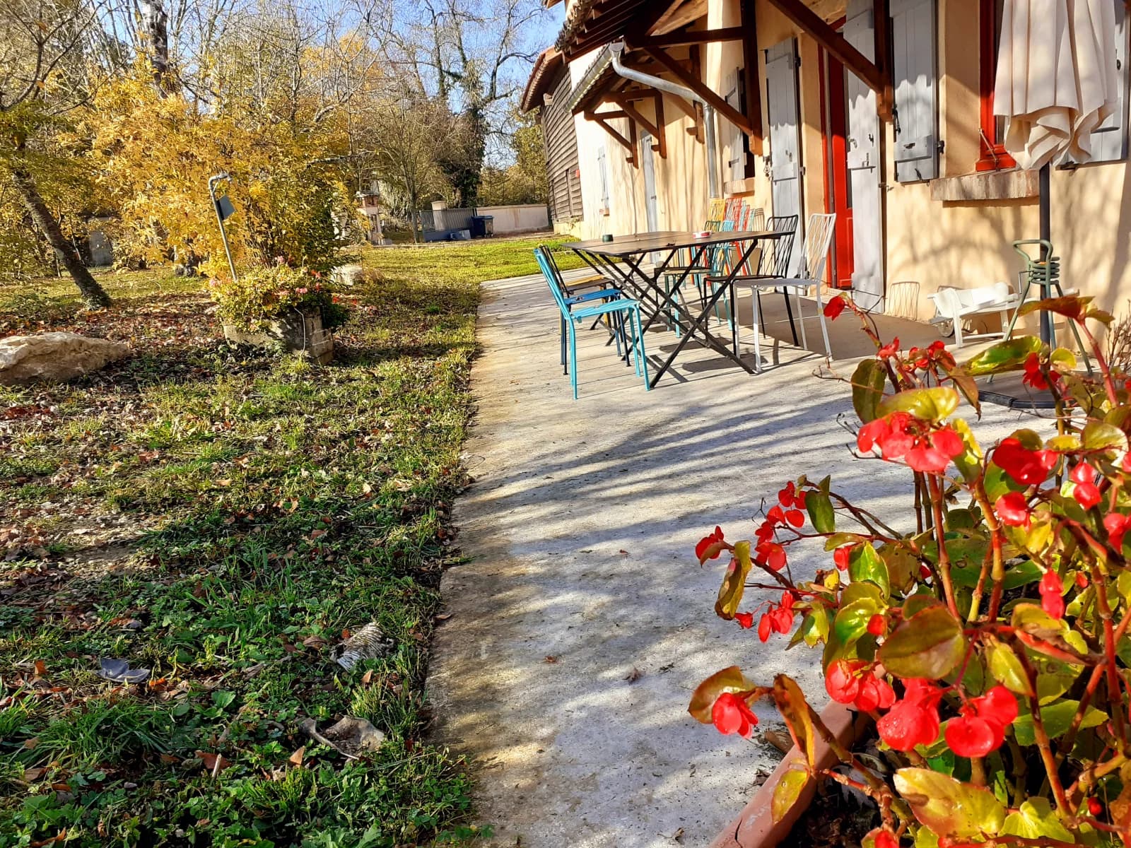 Salle de réunion dans Demeure à l'esprit bohème, un charme libre et artistique - 1