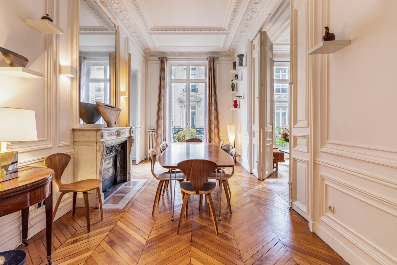 Salle de réunion dans Paris 8ème: espace d'exception au coeur de l'élégance - 1