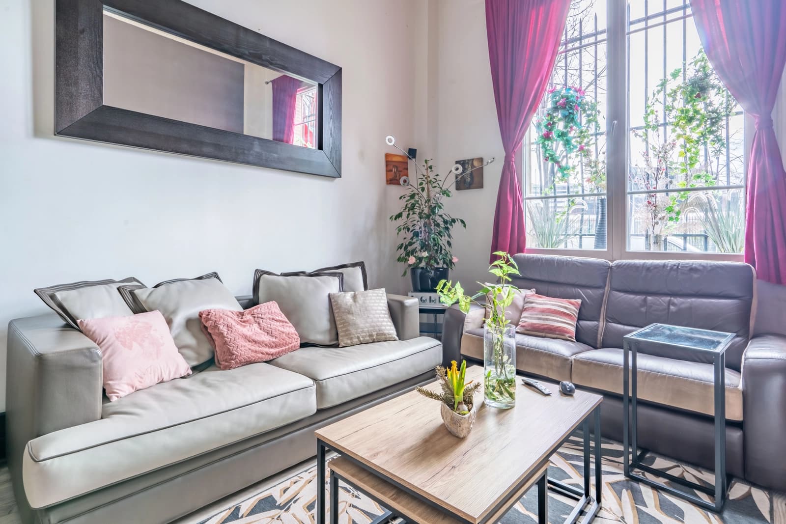 Living room in Apartment at the foot of the Eiffel Tower - 1