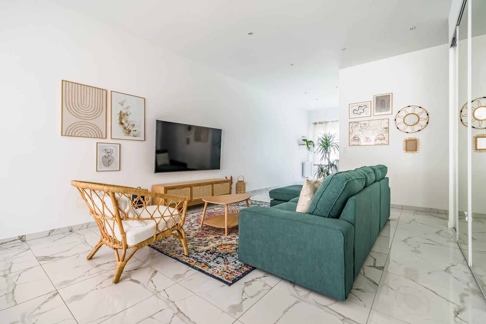Living room in Charming new villa with Jacuzzi - 1