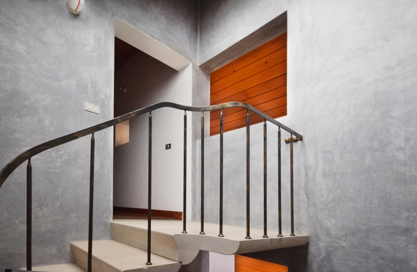 Space Modern, organic architect-designed house - 4