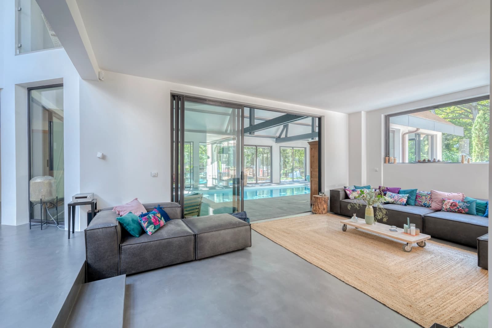 Space Architect-designed house with indoor pool - 1