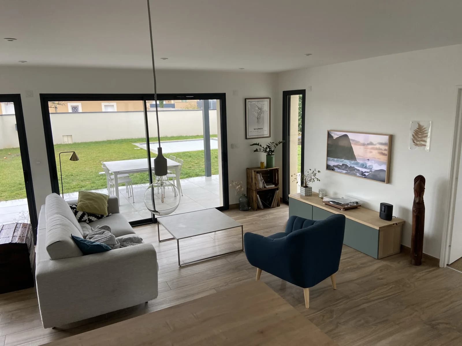 Living room in Contemporary house in the heart of Beaujolais - 1
