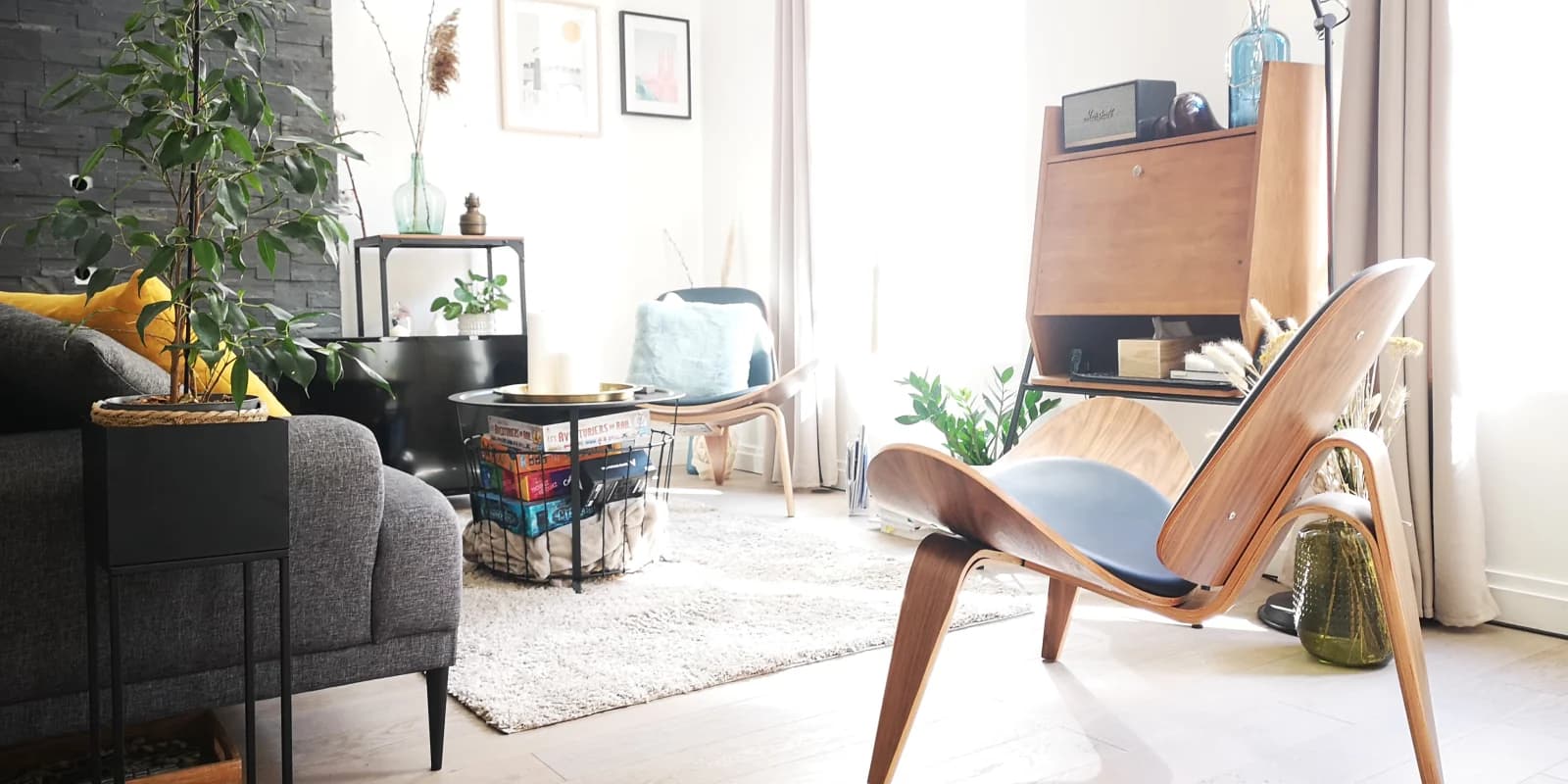 Salon dans Metz: espace loft au design contemporain et épuré - 1