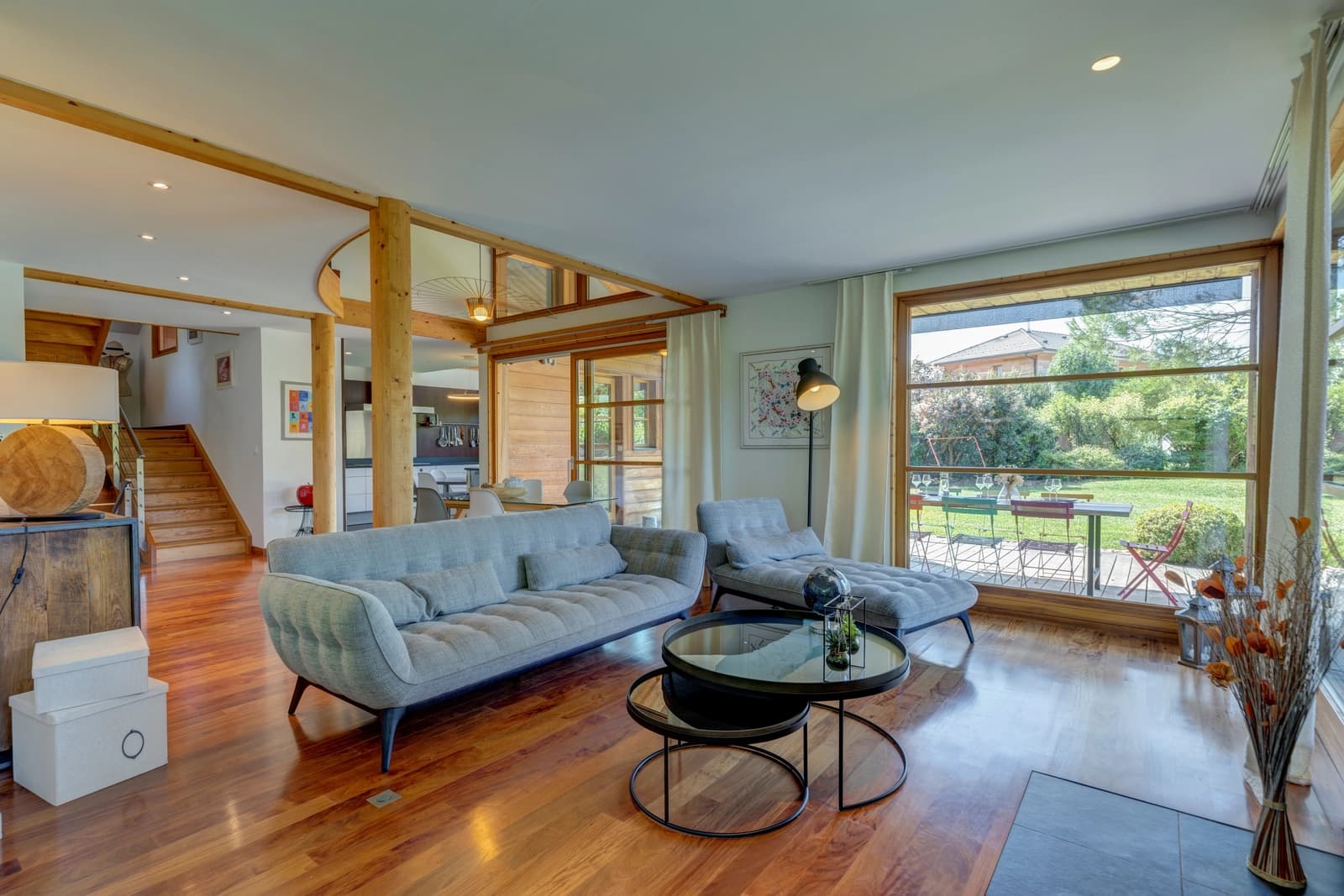 Espace Maison lumineuse avec jardin et piscine - 0