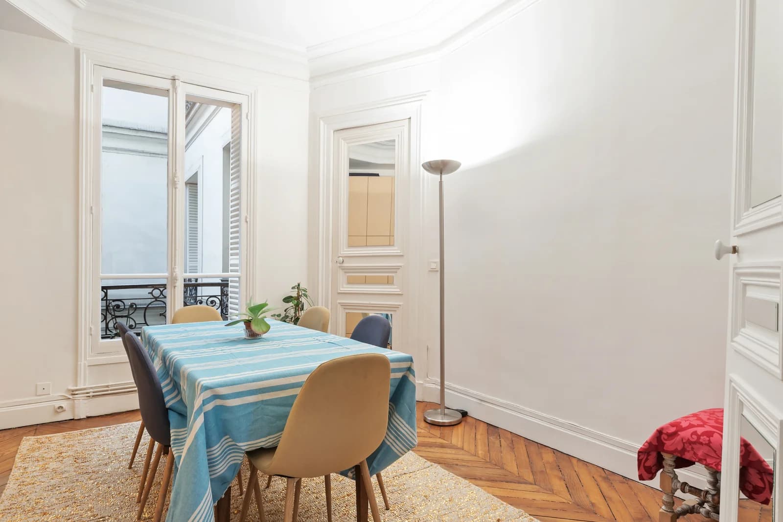 Salle de réunion dans Très bel appartement au style épuré et lumineux - 1