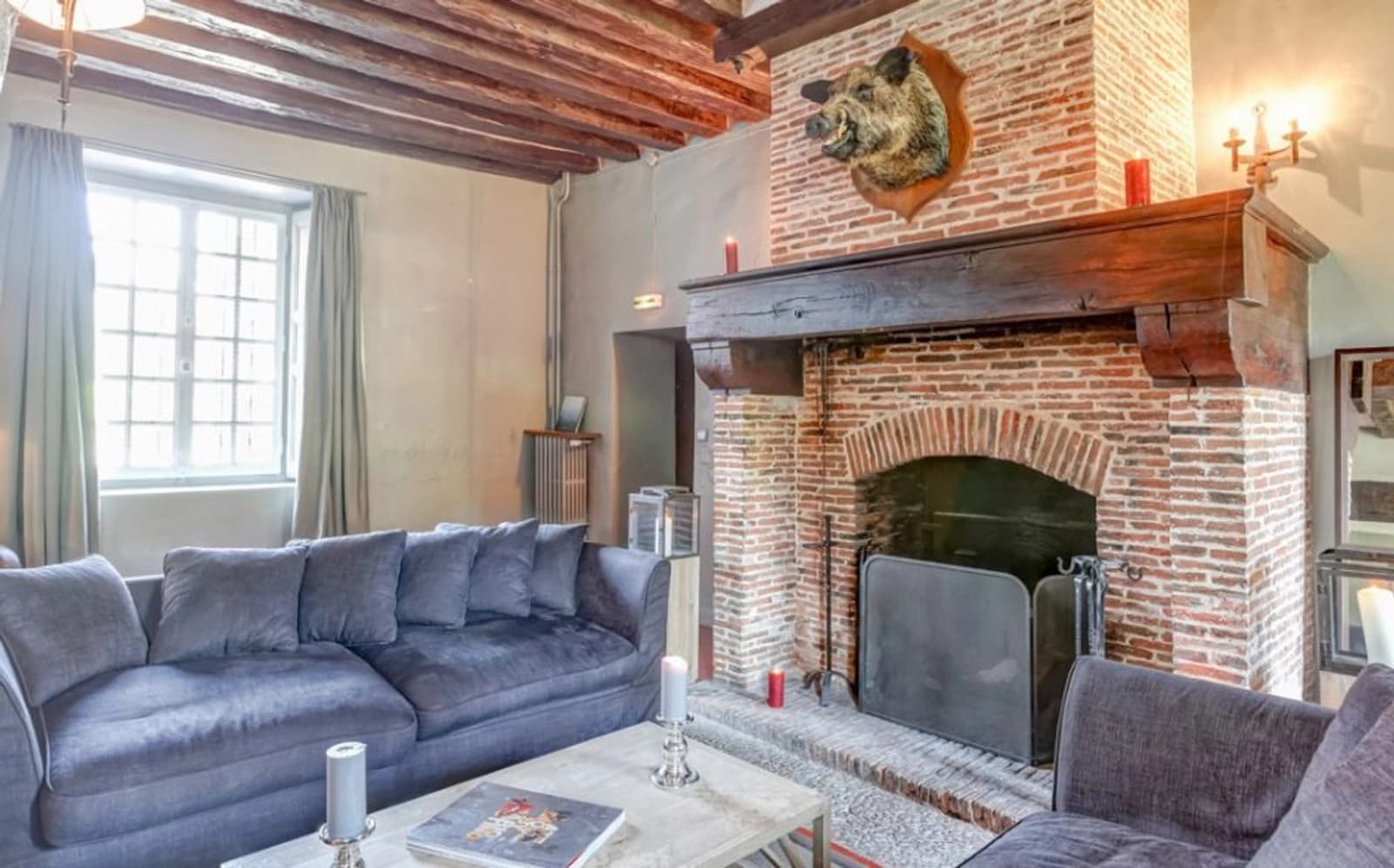 Salon dans Sublime manoir, un lieu d'histoire et de prestige - 1