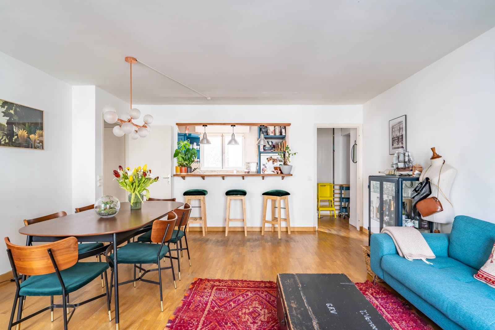 Meeting room in Colorful & spacious apartment - 1