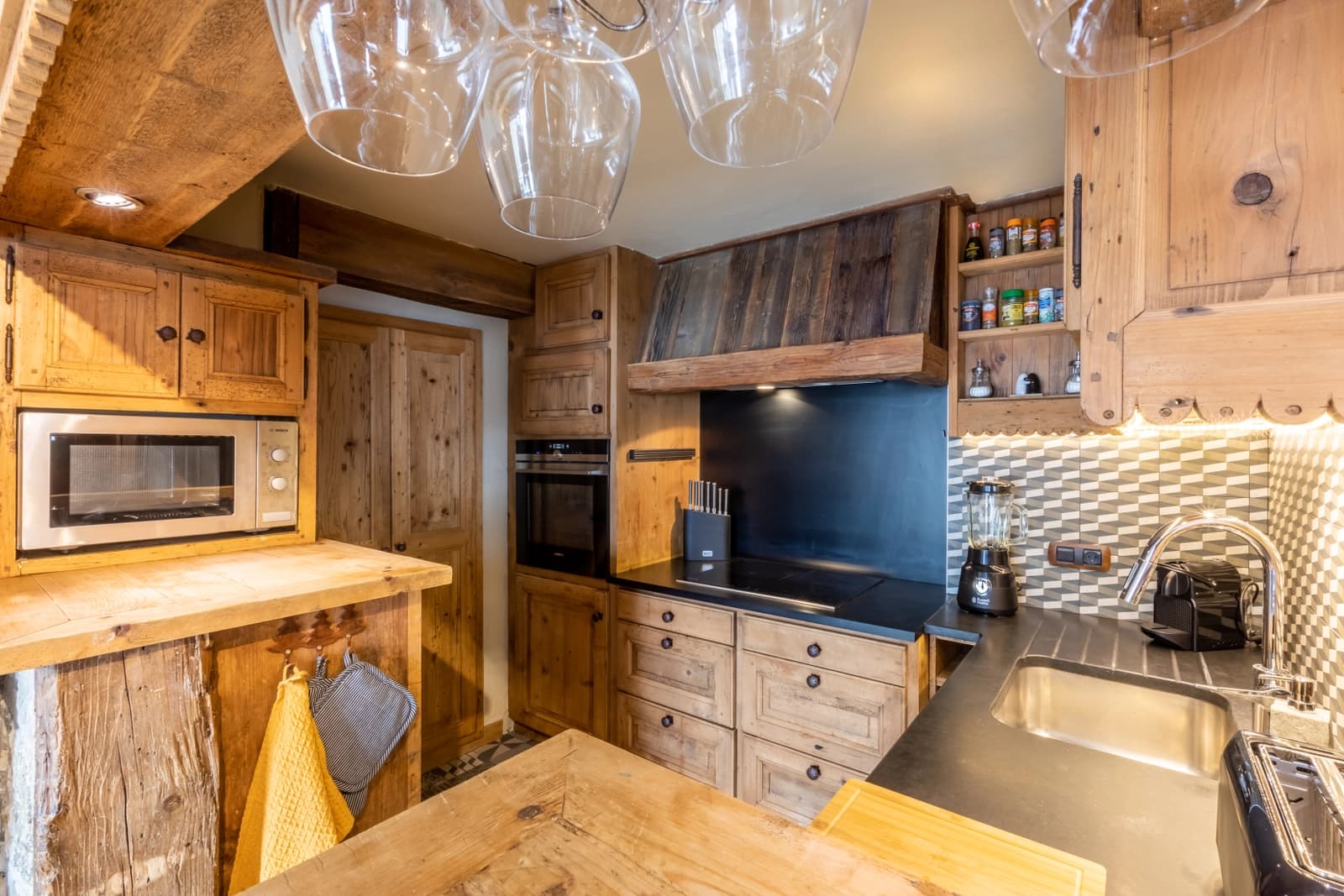 Cuisine dans Chalet avec une vue imprenable sur les montagnes - 1
