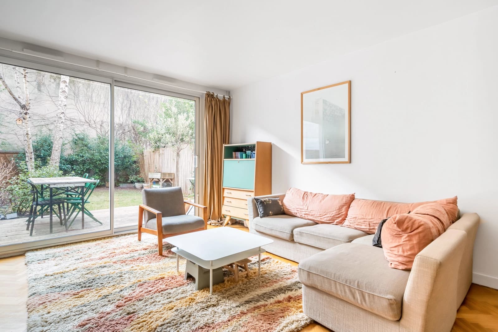 Space Spacious apartment with garden - 0