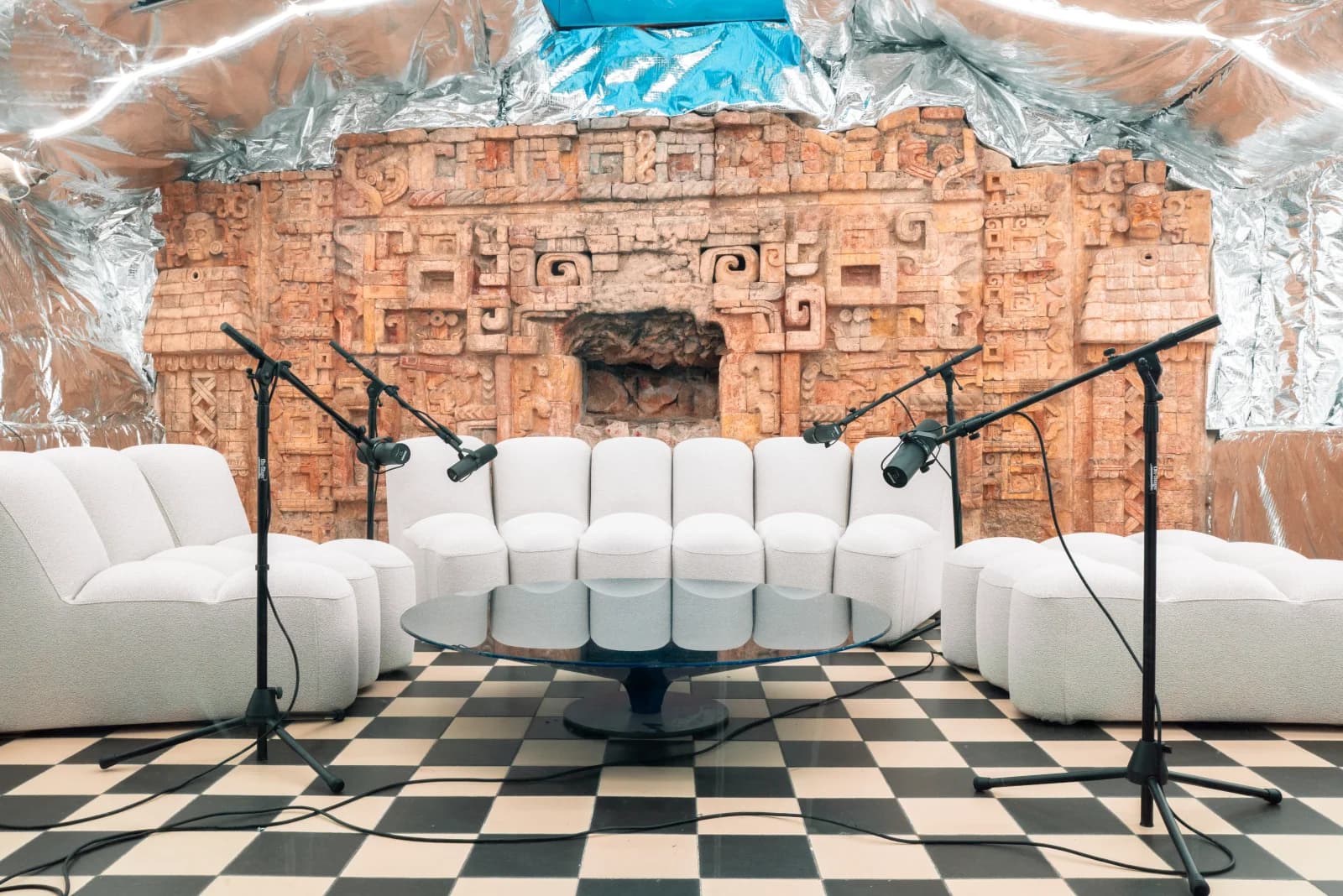 Space Uniquely designed triplex in a former Gallo-Roman temple - 2
