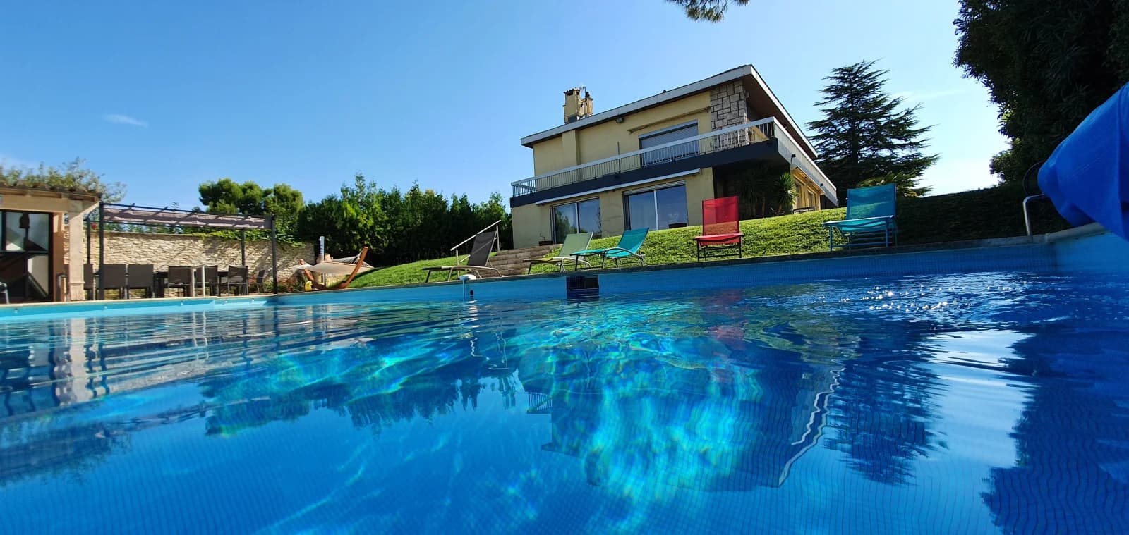 Magnificent villa with swimming pool