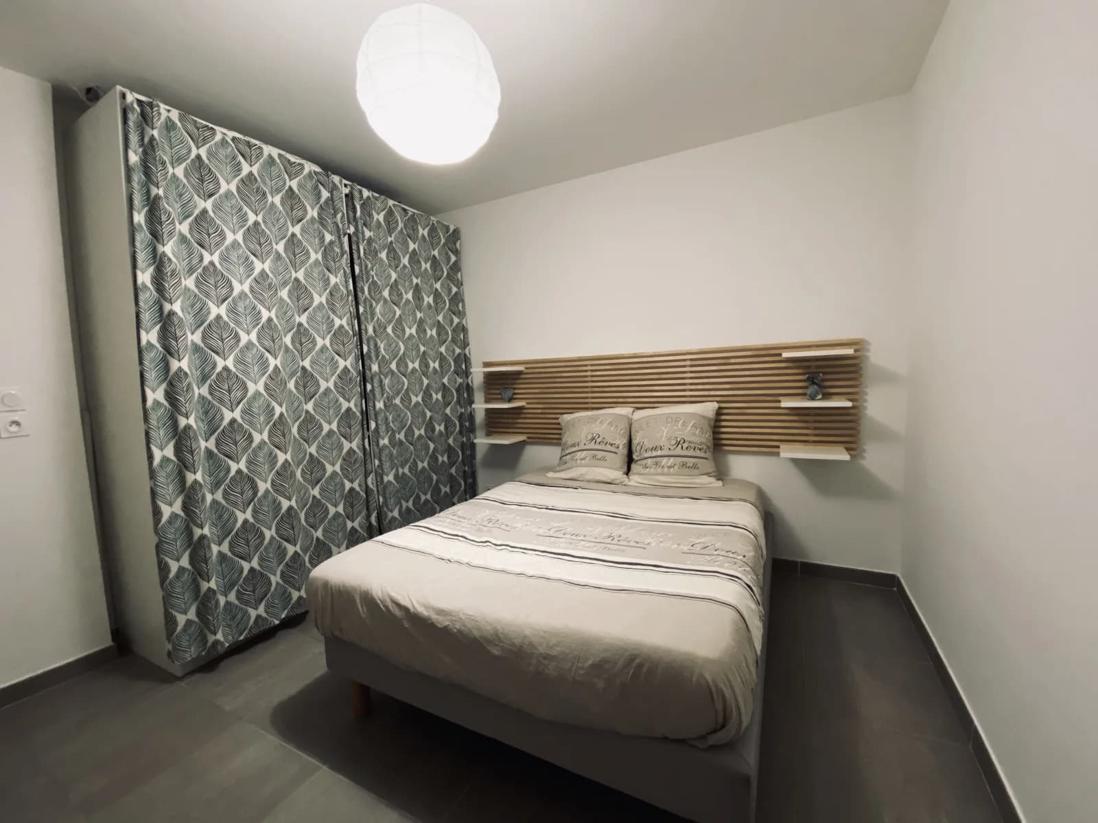 Bedroom in Magnificent apartment, large terrace in a quiet location - 1