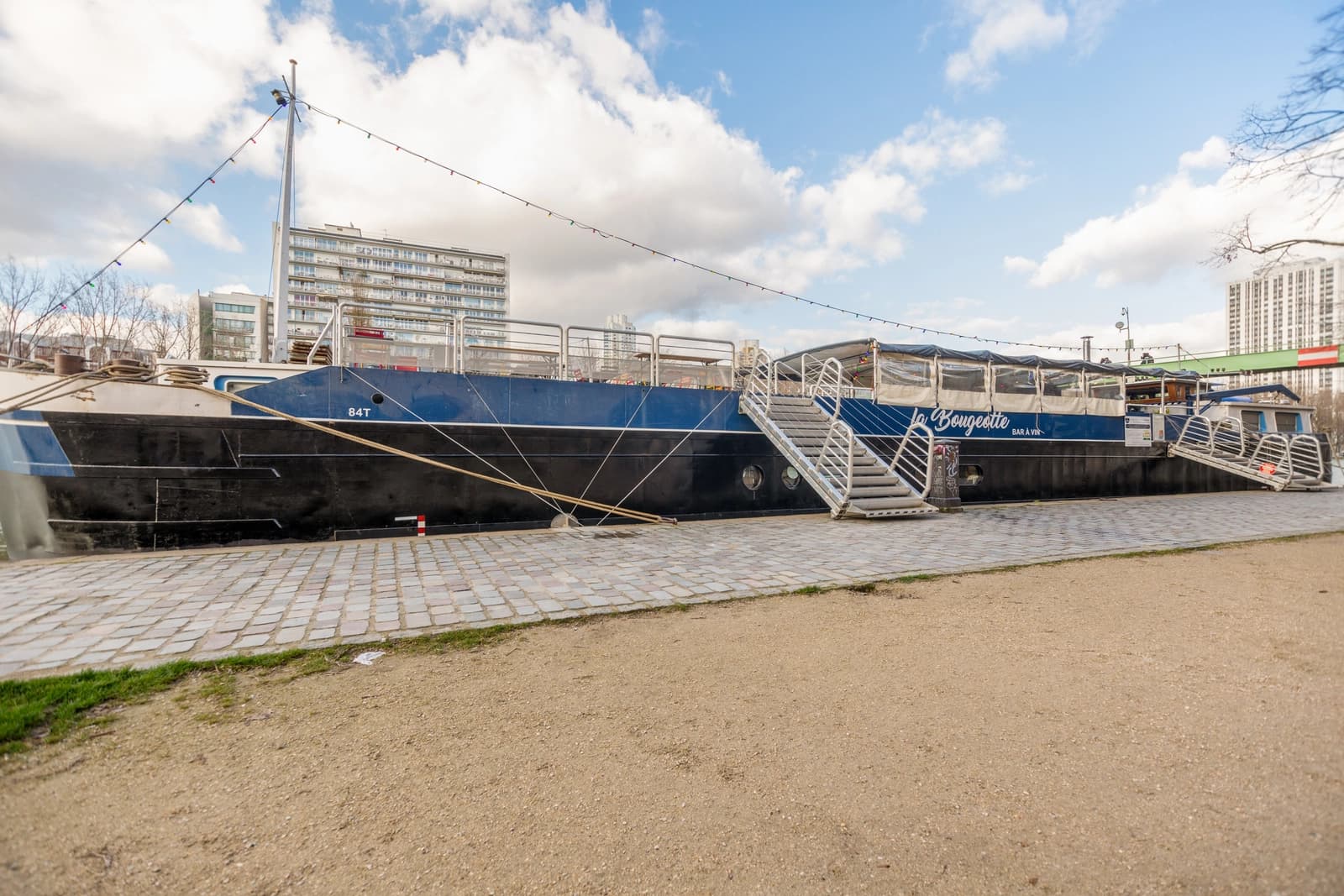 Salle de réunion dans Péniche parisienne adaptable à tous vos événements - 1