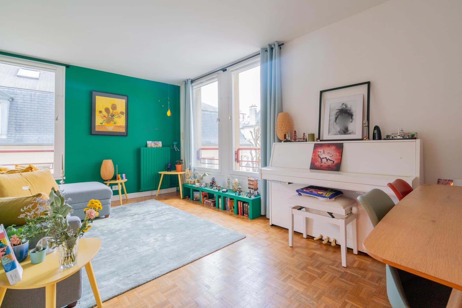 Espace Marais: salon élégant baigné d'une clarté apaisante - 4
